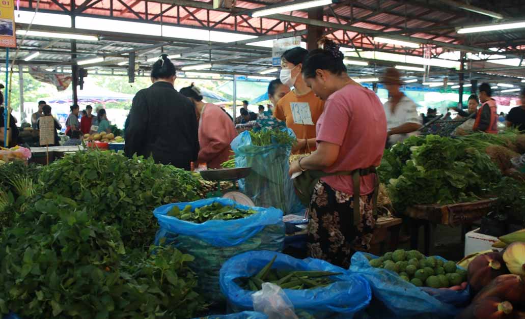 Food Prices Affect Families in Laos Despite Easing Inflation