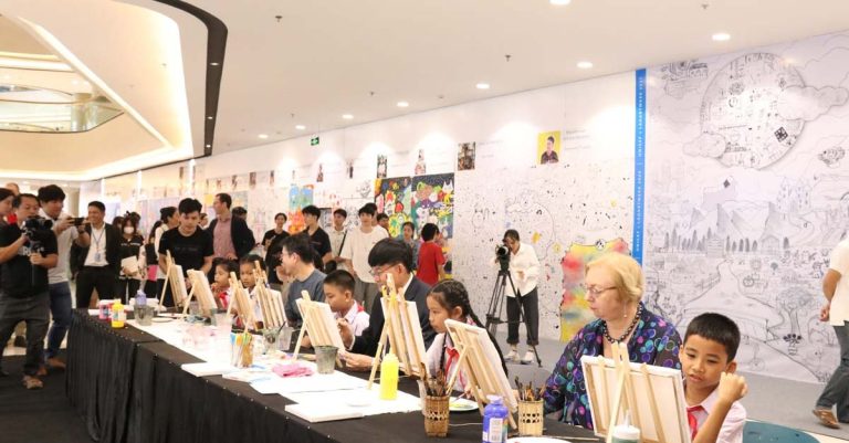 Lao children Pay Homage to Their Teachers Through Art