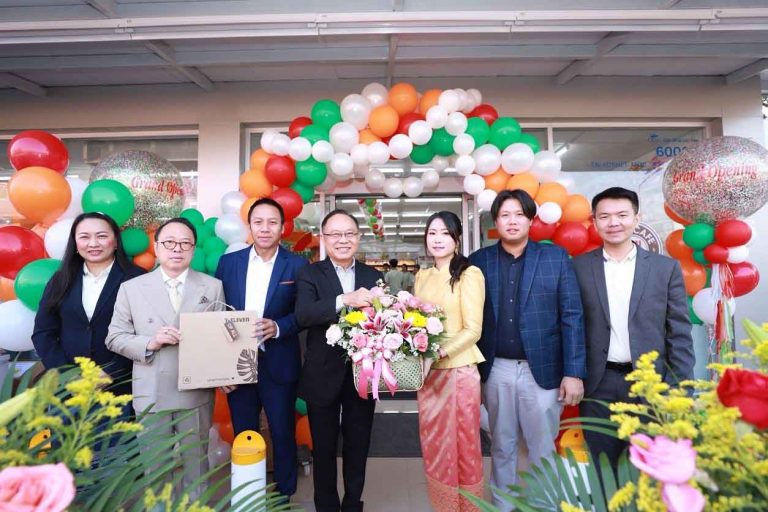 Cp All Partners With First Lao Store Manager for Third 7-Eleven Brand