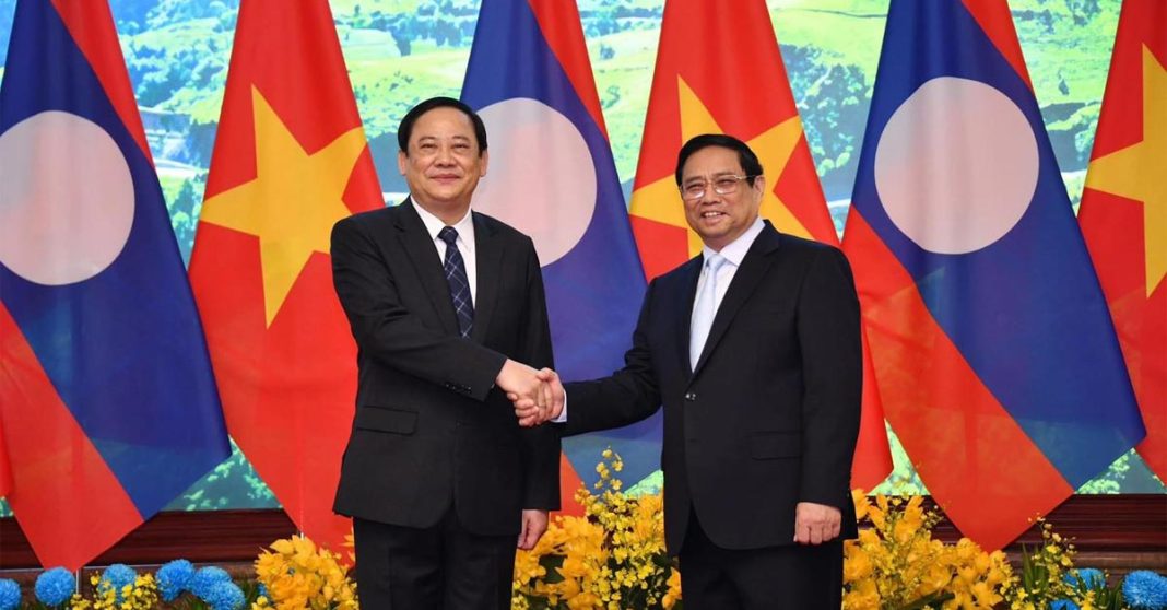 Vietnam Commits to Enhancing Education Ties with Laos, Offers Over Thousands of Scholarships