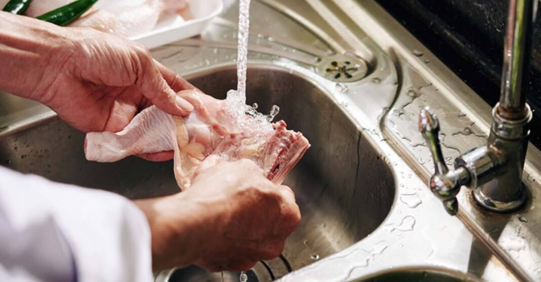 Study Reveals Risks of Washing Raw Poultry in Southeast Asian Homes