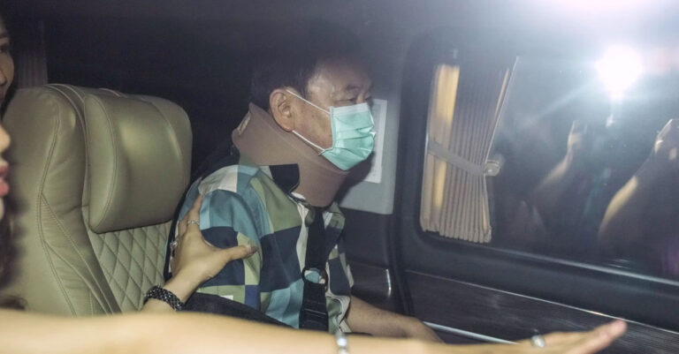 Former Thai PM Thaksin is Released on Parole After Serving 6 Months in Hospital