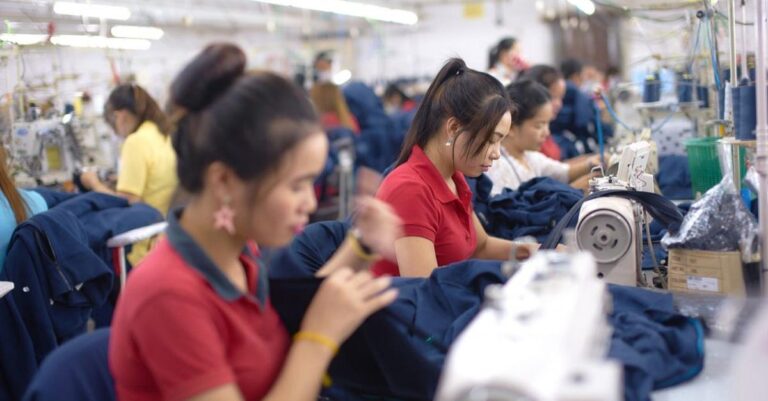 Lao Companies Slow to Adapt to Wage Increases