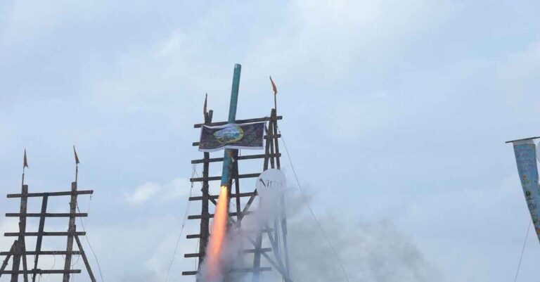 Plastic Rocket Kills Man During Festival in Xiengkhouang