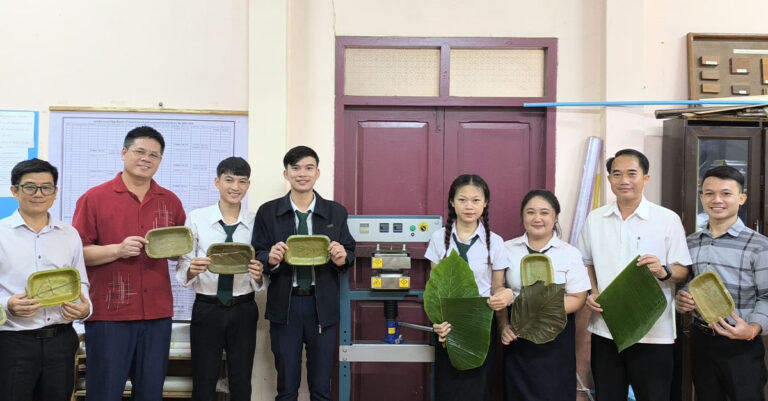 Lao Students Create Eco-Friendly Plates from Banana, Teak Leaves to Combat Plastic Waste