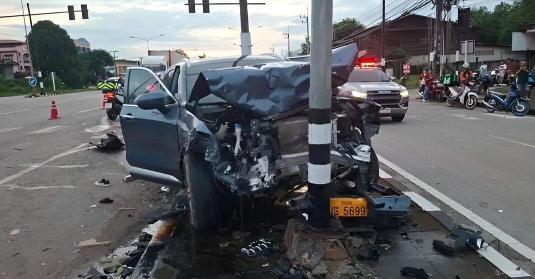 Lao SUV Runs Red Light, Kills Seven Thai Nationals in Thailand