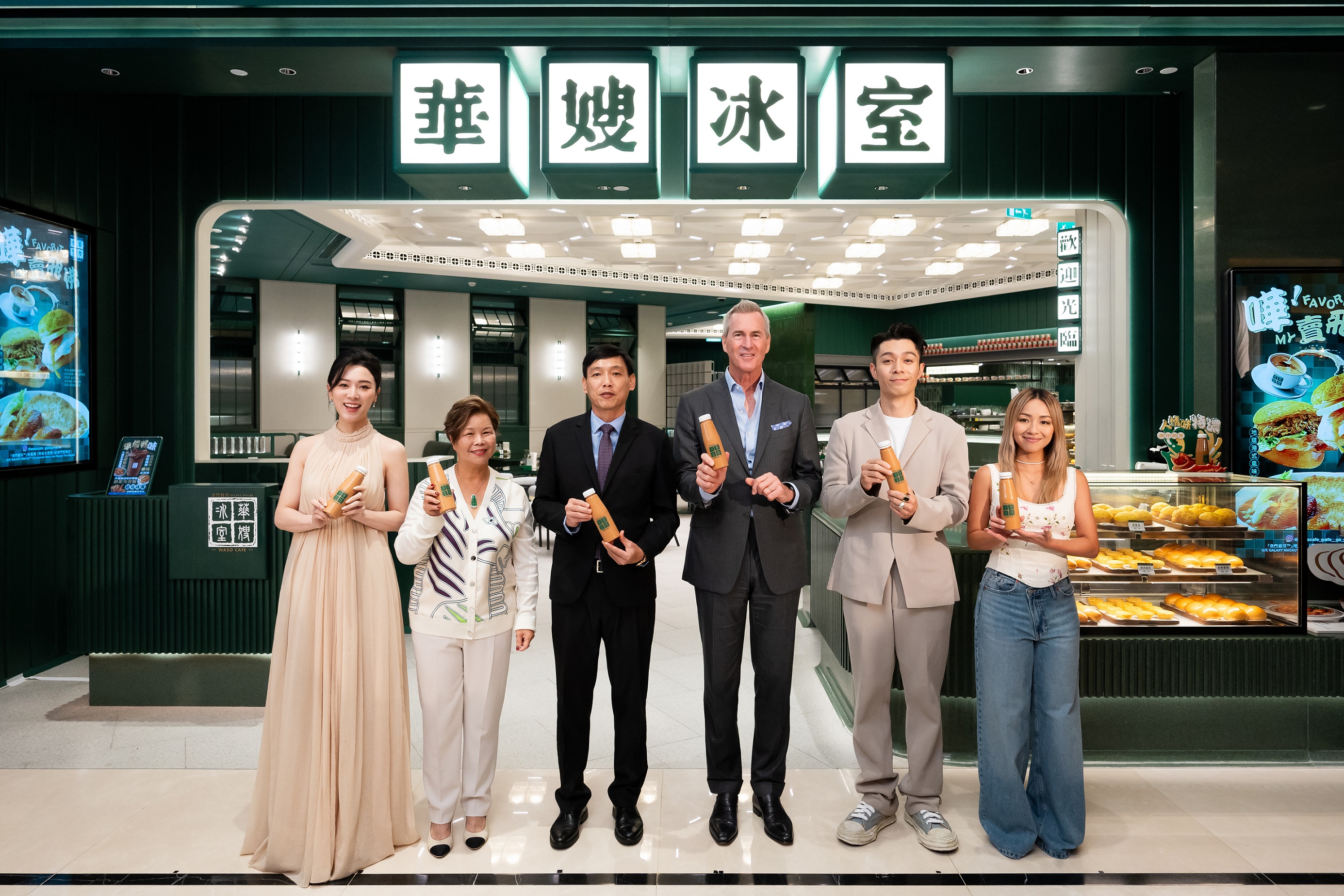 (From left) Venus Wong, Waso, the founder of Waso Cafe, Hoi Io Meng, Deputy Director of the Macao Government Tourism Office, Kevin Kelley, Chief Operating Officer— Macau of Galaxy Entertainment Group, Pakho Chau and Stephanie Cheng were joined the grand opening ceremony.