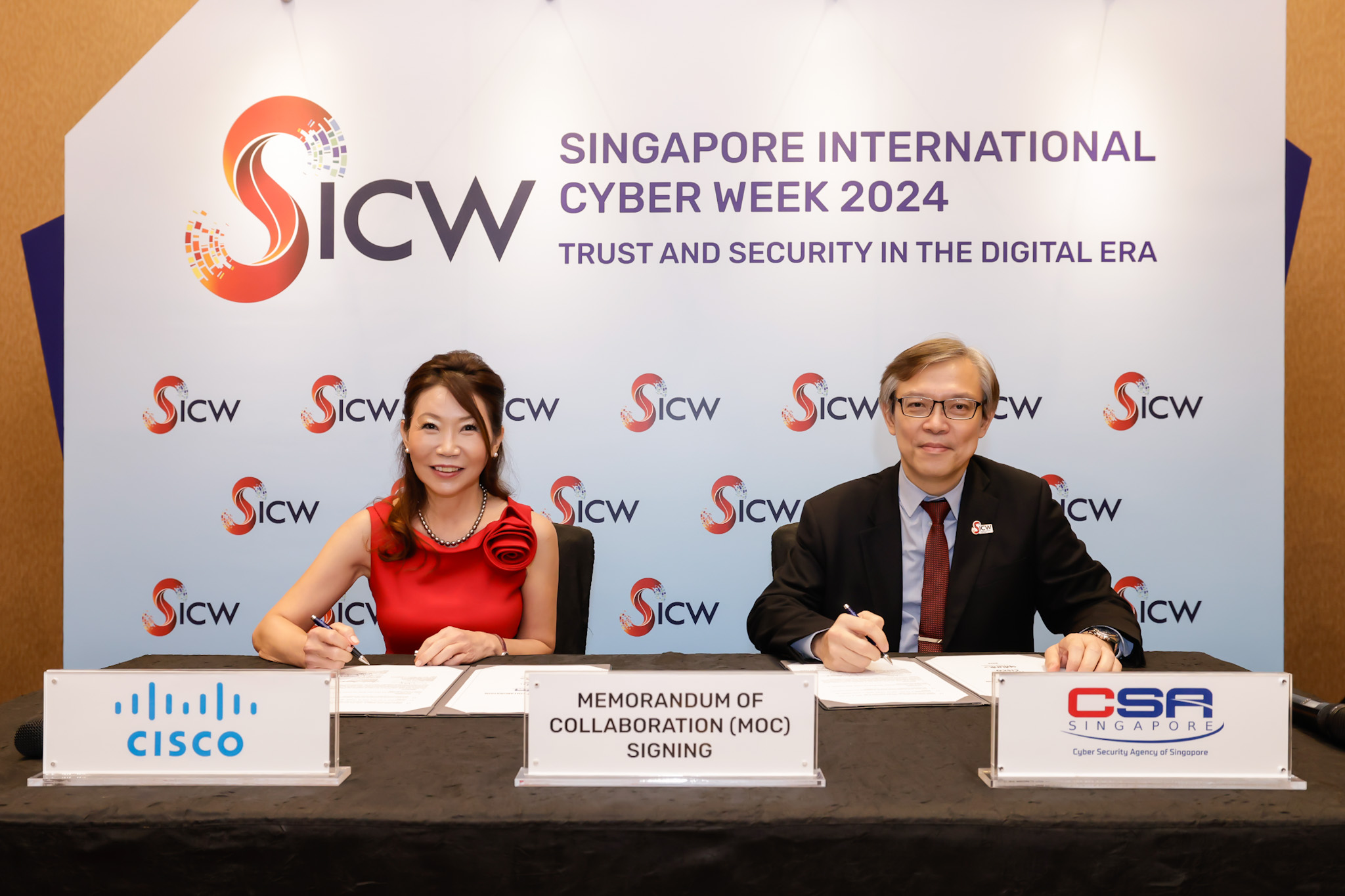 Cisco and the Cybersecurity Agency of Singapore (CSA) sign a Memorandum of Collaboration (MOC) to enhance the nation's cyber and digital resilience. (L to R: President of Cisco ASEAN, Tay Bee Kheng and Assistant Chief Executive (National Cyber Resilience) of CSA, Dan Yock Hau)