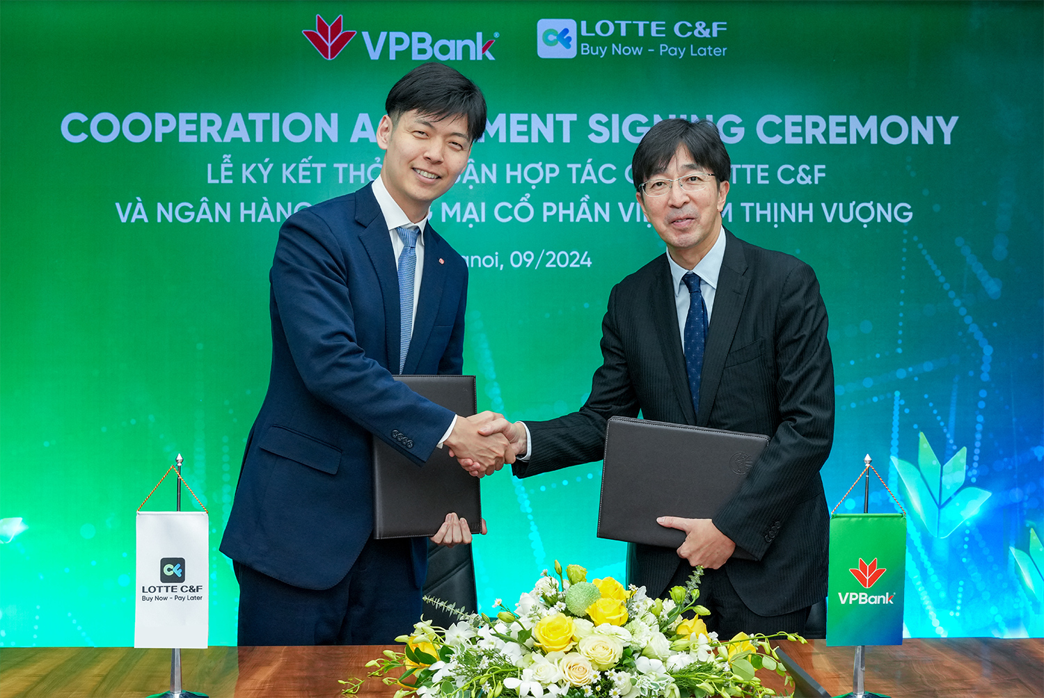 Representatives of VPBank & LOTTE C&F signed the MOU