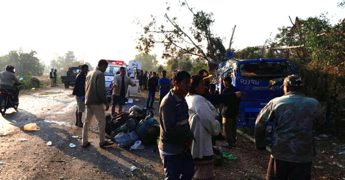 Vientiane-Pakse Bus Crash Leaves 1 Dead, 43 Injured Vientiane-Pakse Bus Crash Leaves 1 Dead, 43 Injured