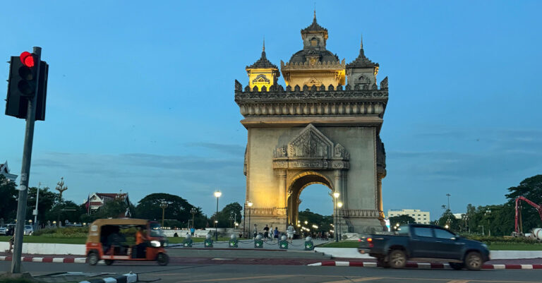 Vientiane Authorities Issue New Parking Guidelines for Key Tourist Sites