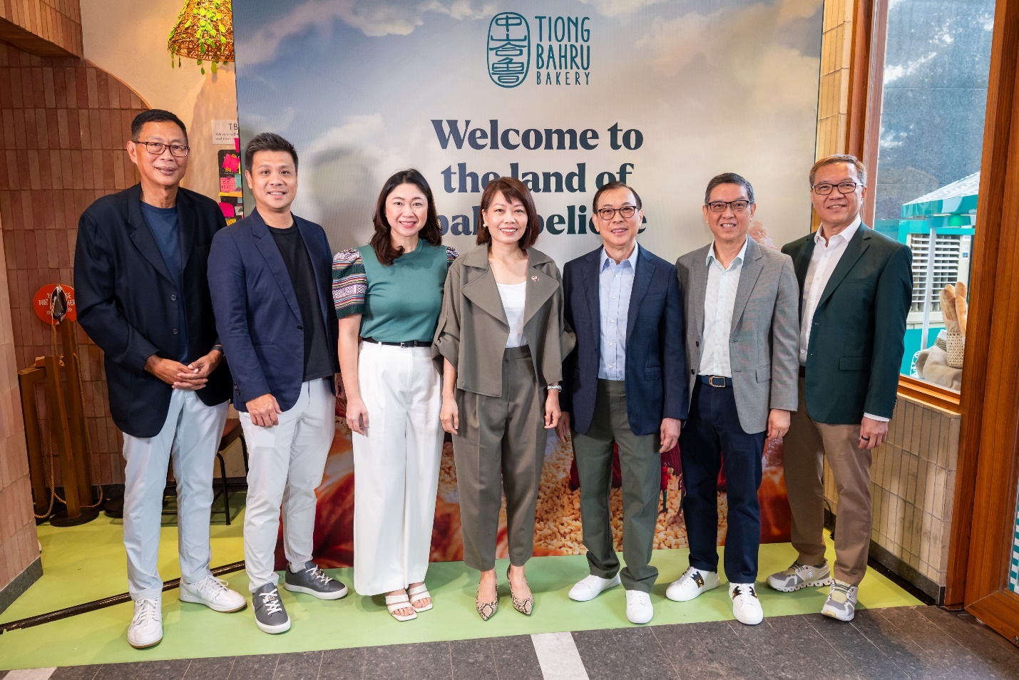 Republic of Singapore’s Ambassador to the Philippines, Her Excellency Constance See (center) was among the esteemed guests present at the inauguration of Tiong Bahru Bakery’s first international store. Joining Ambassador See in the photo were (L to R) Titan Dining Chairman Peter Tan, Titan Dining Director Damien Lim, Taguig City Philippines Mayor Lani Cayetano, Jollibee Group Founder and Chairman Dr. Tony Tan Caktiong, Jollibee Group Global President and Chief Executive Officer Ernesto Tanmantiong, and Jollibee Group Philippines Chief Executive Officer Joseph Tanbuntiong.