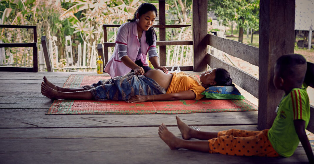 Heroes in Pink: Celebrating the Legacy, Future of Midwifery in LaosHeroes in Pink: Celebrating the Legacy, Future of Midwifery in Laos