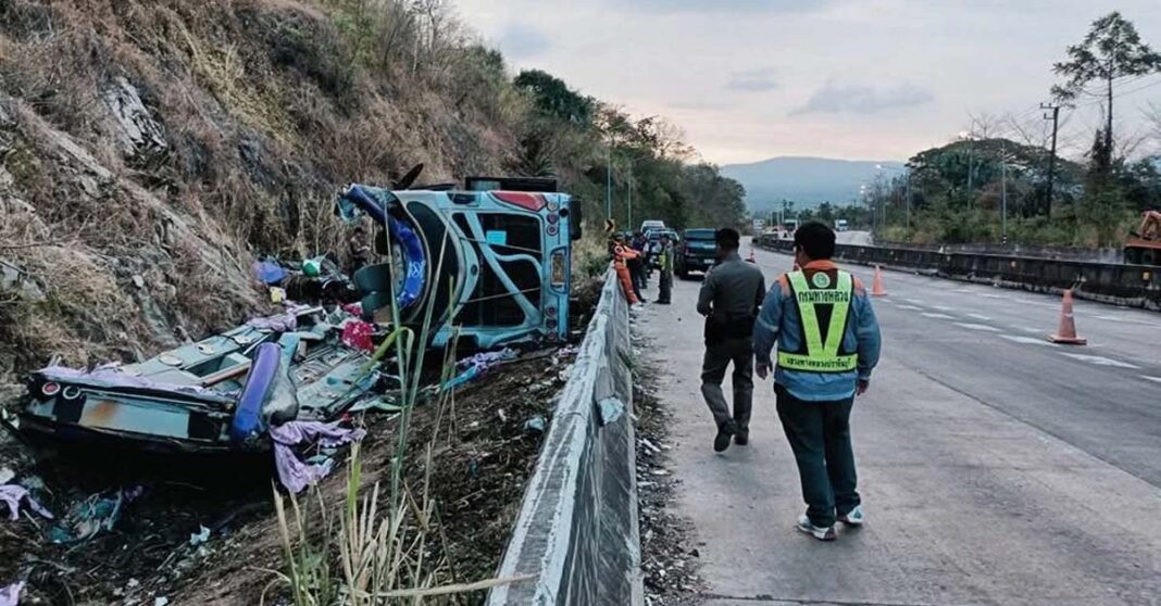 Bus Overturns in Prachin Buri, Killing 17 and Injuring Over 40