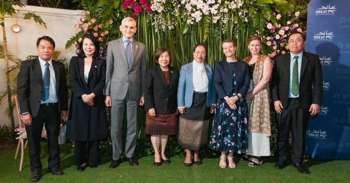 Laos, United Kingdom Strengthen Green Ties at Climate Forum Laos, United Kingdom Strengthen Green Ties at Climate Forum