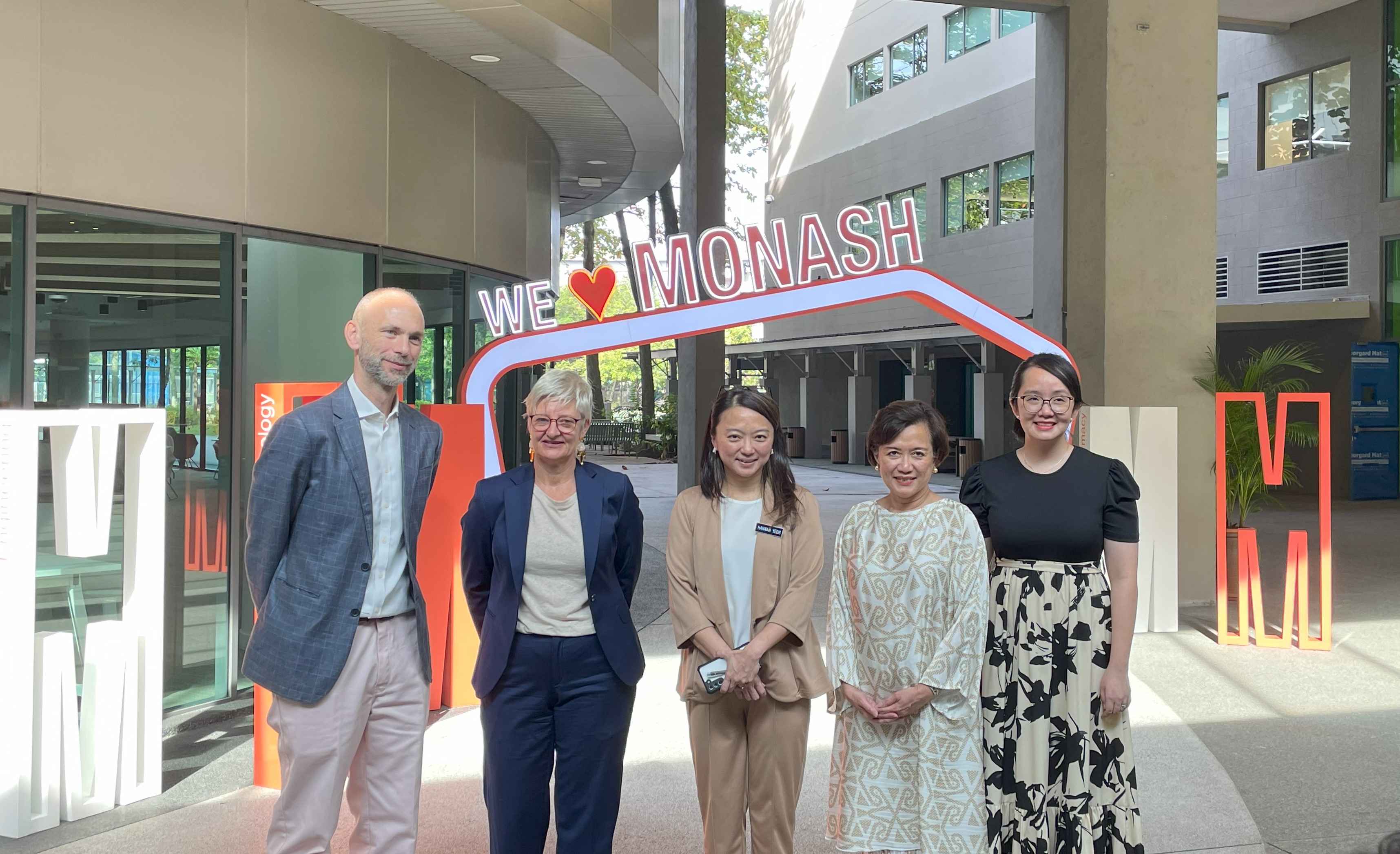 From left: Professor Duncan McDuie-Ra (Head of the School of Arts & Social Sciences), Associate Professor Emma Baulch (Director of (SEADS) and Deputy Head of School (Research) at the School of Arts and Social Sciences. , YB Hannah Yeoh (Minister of Youth and Sports), Professor Emeritus Dato' Dr Adeeba Kamarulzaman (President and Pro Vice-Chancellor, Monash University Malaysia), YB Michelle Ng Mei Sze (ADUN Subang Jaya).