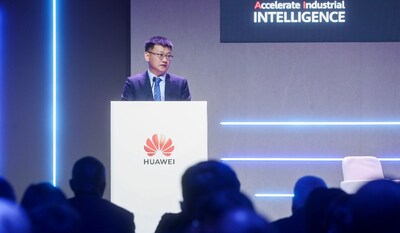 Li Junfeng (Wind), Vice President of Huawei and CEO of Global Public Sector BU, delivering his speech