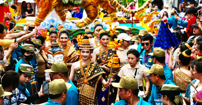 Sang Khan Procession in Luang Prabang