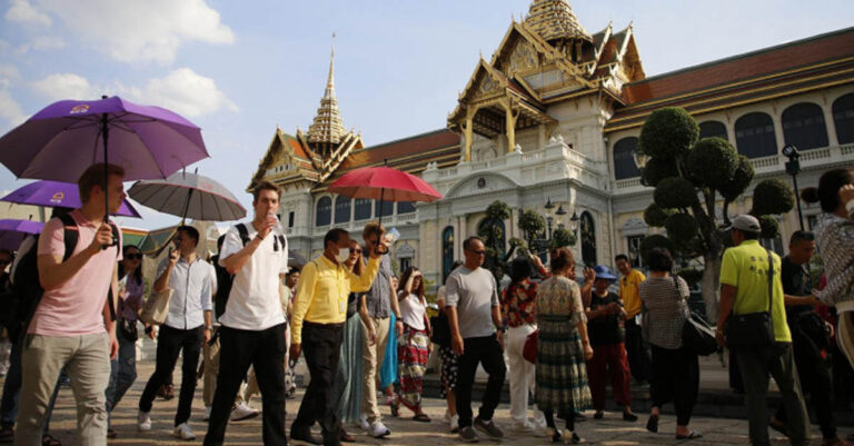 Thailand Reviews Visa-Free Entry Amid Concerns of Illegal Stays, Drop in Chinese Tourism