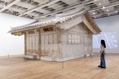The Genesis Exhibition: Do Ho Suh: Walk the House installation view at Tate Modern. Courtesy of the artist, Lehmann Maupin, New York, Seoul and London and Victoria Miro. ©Do Ho Suh. Photo © Tate (Jai Monaghan)