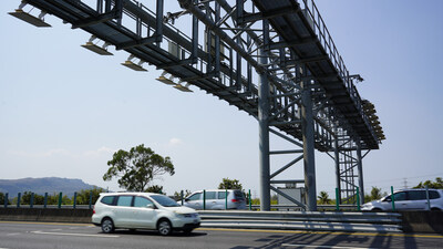 FETC International and its parent company, FETC, have been certified under ISO 14064-1:2018 for greenhouse gas verification. Their MLFF ETC system, covering 339 gantries across Taiwan, enables rapid data collection and analysis of emissions, providing a reliable foundation for carbon reduction strategies.