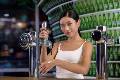 The smoothest beer creates the smoothest skin cream_ Heineken® Silver blurs boundaries with the Heineken® Smootheriser
