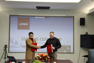 The sign ceremony between the two parts