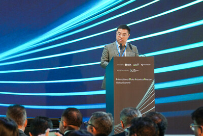Mr. Andy Jiang, Vice President at KN Group, spoke at the Summit as the hosting institution of the event