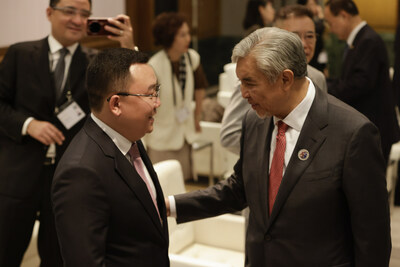 Malaysia’s Deputy Prime Minister I Dr. Ahmad Zahid bin Hamidi meets with Chairman and President of SERES Group John Zhang Malaysia’s Deputy Prime Minister I Dr. Ahmad Zahid bin Hamidi meets with Chairman and President of SERES Group John Zhang