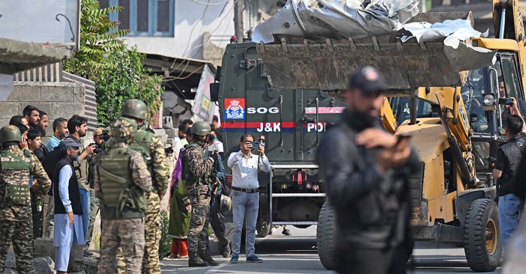 Dozens Killed as India, Pakistan Clash in Worst Violence in Decades