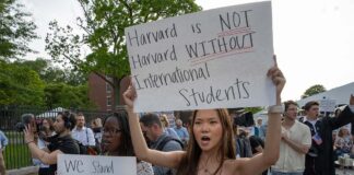 US Suspends Student Visa Processing as Harvard Protests Cuts