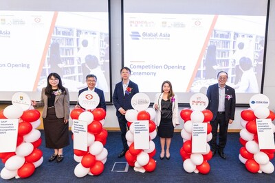 From the left: Ms Jasmine Kwong, Communications and Committee Manager of Hong Kong Federation of Insurers, Mr Steve Hui, President of The Actuarial Society of Hong Kong (ASHK), Professor Yi Ma, Director of School of Computing and Data Science, Ms Candy Au Yeung, Chief Customer Operations and Health Officer of Prudential Hong Kong, and Dr Bowen Wong, Honourary Secretary of Life Underwriters Association of Hong Kong