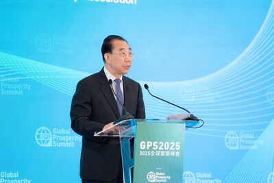1.Mr Hailong Wu, President of The China Public Diplomacy Association, delivers the keynote speech on “China's Worldview”.