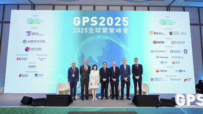 2. Group photo of Panel 5 “Hong Kong's Bridging Role in a Changing World”.