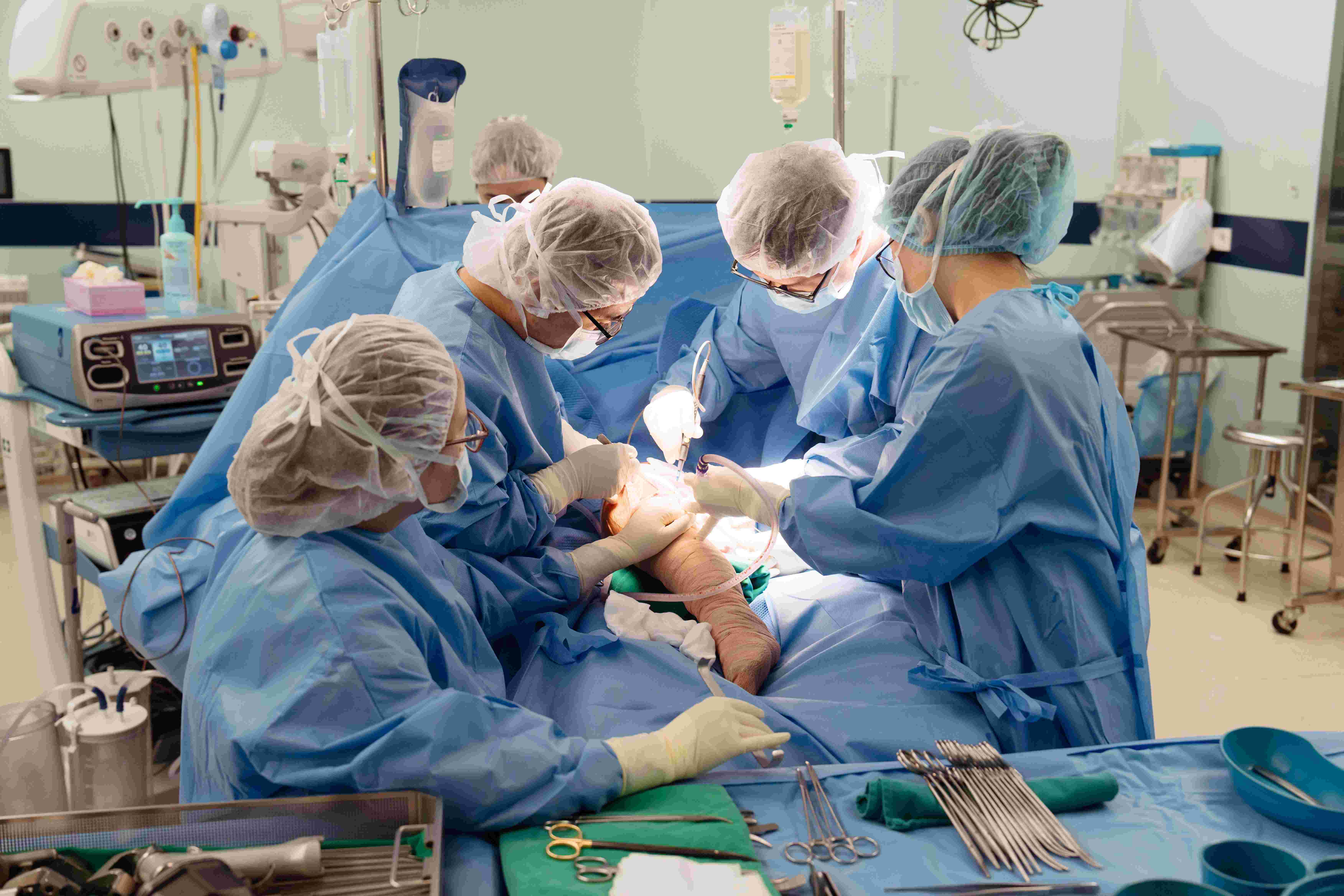 Vinmec successfully performs world's youngest pediatric total femur replacement surgery using 3D printing technology.