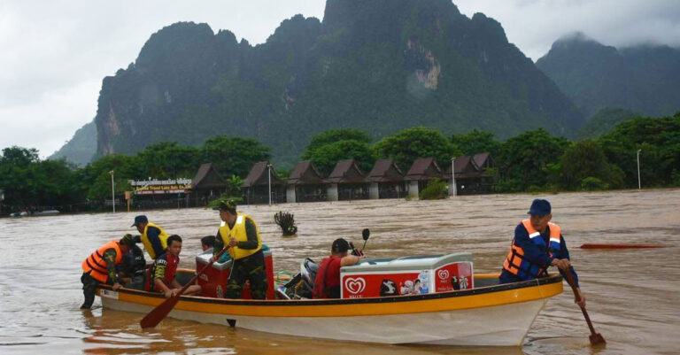 Authorities, Soldiers Mobilize to Aid Flood Victims Across Laos