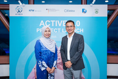 Dr. Ros Suzanna Ahmad Bustamam, Head of Department of Radiotherapy & Oncology, Hospital Kuala Lumpur and Paul Lee, Project Director of ACTIVE 2.0.