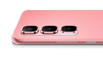 Infinix HOT 60 Pro+ featuring a floating camera module design and Active Halo Lighting.