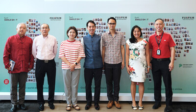 (From left) Mr. Haruto Iwata, Managing Director of FUJIFILM Asia Pacific, Mr. Lim Swee Nian, Senior Vice President of Singapore Economic Development Board, Ms. Chen Yiwen, Vice President, Conglomerates of Singapore Economic Development Board, Mr. Masatsugu Naito, President of FUJIFILM Business Innovation Asia Pacific, Mr. Bin Boon Song, Assistant Vice President, Conglomerates Division of Singapore Economic Development Board, Ms. Angela Seet, Senior Manager, Conglomerates Division of Singapore Economic Development Board, Mr. Wee Tee Hsien, Chief Executive Officer of FUJIFILM Business Innovation Singapore