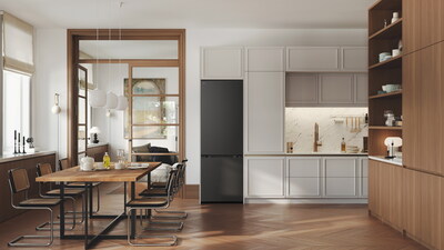 LG introduces the new bottom-freezer with adjustable shelving and flexible compartments, designed to fit real European kitchen environments.