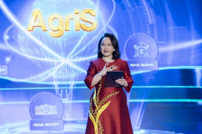 Chairlady of AgriS – Ms. Dang Huynh Uc My presented the Project: Agricultural Modernization and Digitalization based on ESG and Datafication for the 2025–2030 period