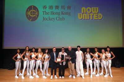 Dennis Hau, the Club’s Executive Director of Customer Strategy, Insights and Innovation (6th left), and Raymond Tam, the Club’s Executive Director of Corporate Affairs (6th right), present the Certificate of Appointment to Aaron Kwok as the HKJC’s Rising Stars Ambassador (centre).