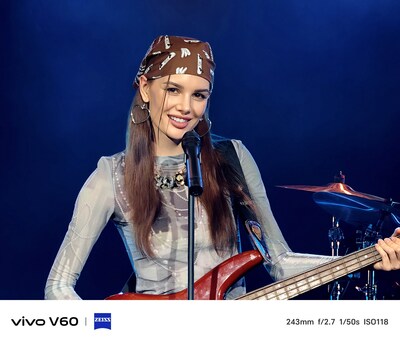 Users get a front-row seat at any performance with 10x Telephoto Stage Portrait, perfect for vivid close-ups from a distance.