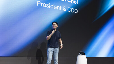 SK Networks' President & COO Sunghwan Choi delivering the keynote speech at ‘SK Networks AI WAVE 2025’ held in Gwangjin-gu, Seoul.