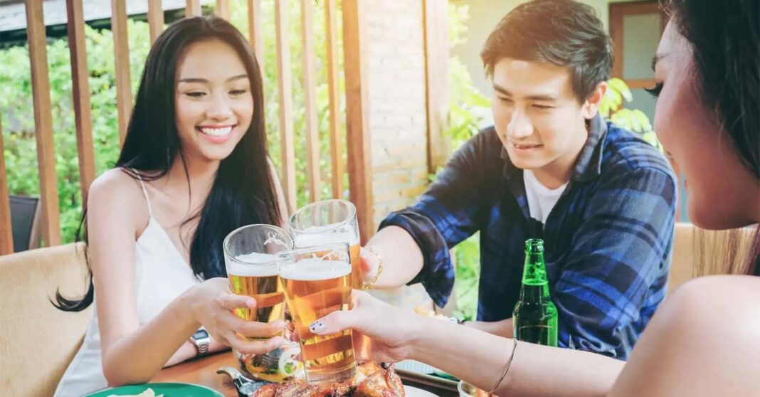 Thailand Lifts Afternoon Booze Ban to Boost Restaurants