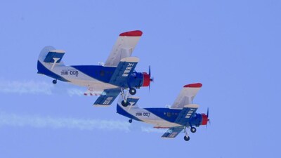 Coordinated Flight of Two HY100