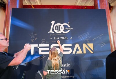 Guests at the "Berlin Castle Night" become part of the TESSAN story.
