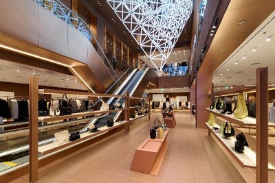 The new store brings UR’s "urban revitalization" philosophy to life through impactful three-dimensional storytelling.