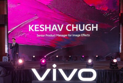 vivo Senior Product Manager for Image Effects Keshav Chugh showcases the latest advancements brought to V60’s imaging capabilities.
