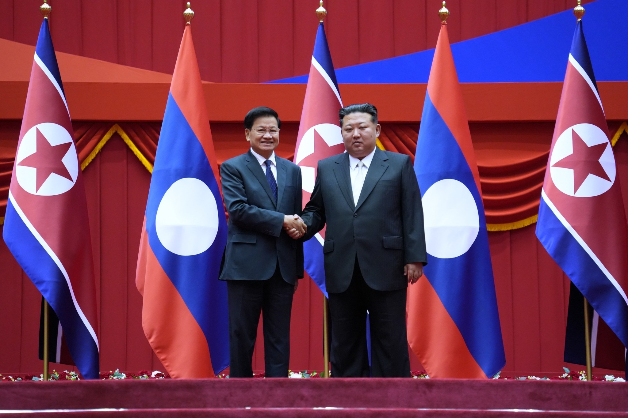 Lao, North Korean Leaders Hold Historic Talks in State Visit to Pyongyang